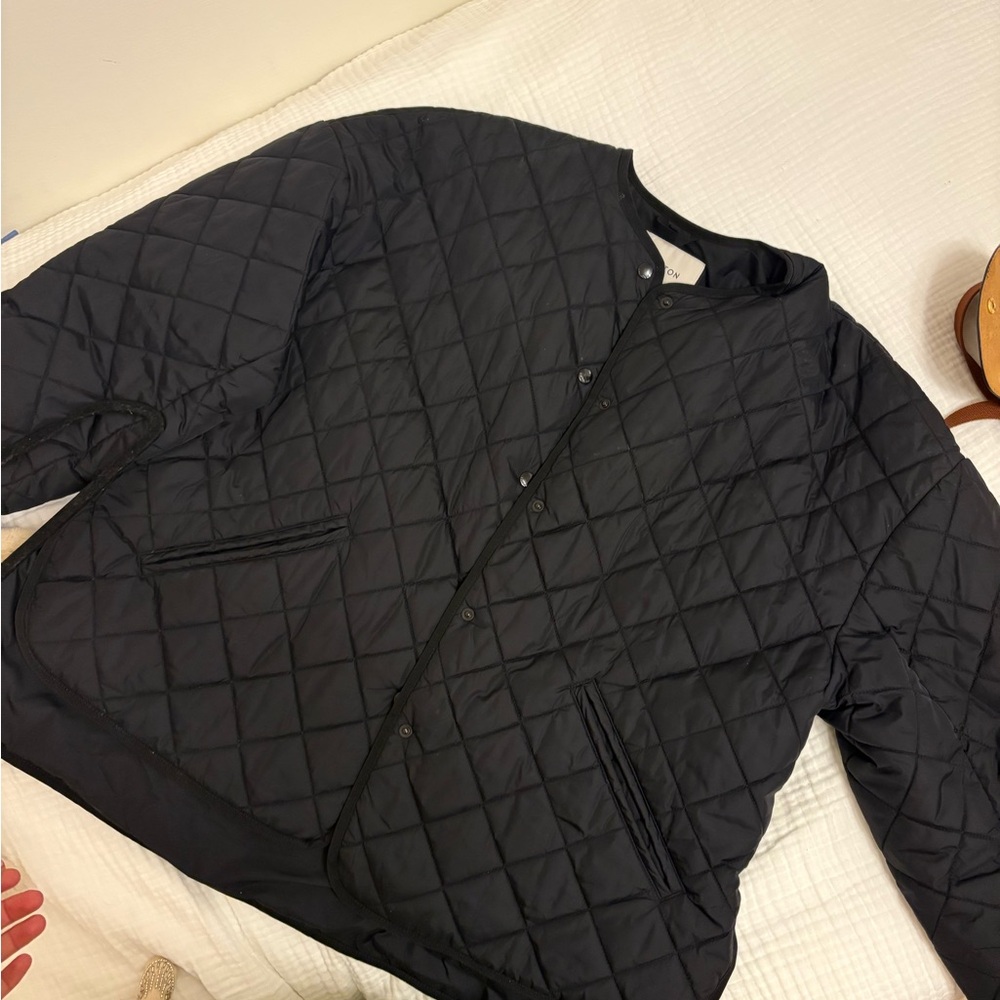 Aritzia Black Quilted Lightweight Jacket